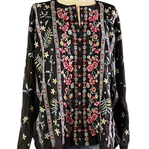 Johnny Was heavily embroidered Garden Party blouse NWT - Picture 5 of 14